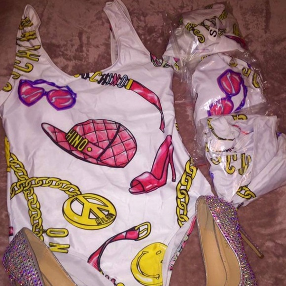 Nicki Minaj bodysuit ! - Picture 2 of 2